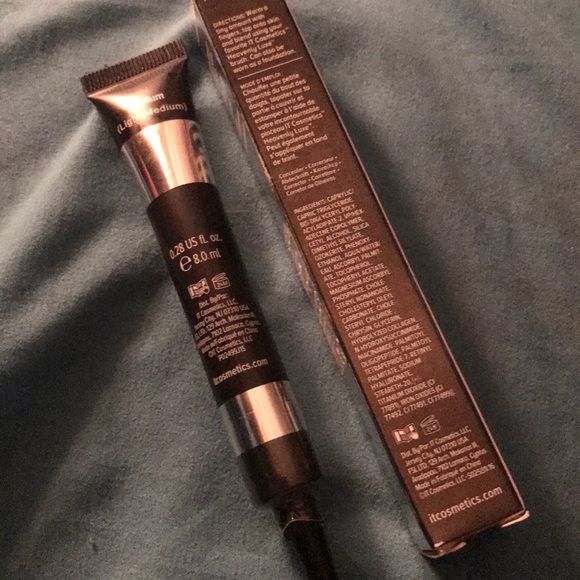 it Bye Bye Under Eye Concealer - Medium - Picture 2 of 5
